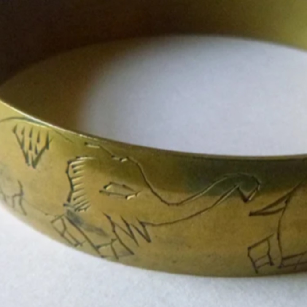 8” Vintage Elephant bangle bracelet - Picture 4 of 5